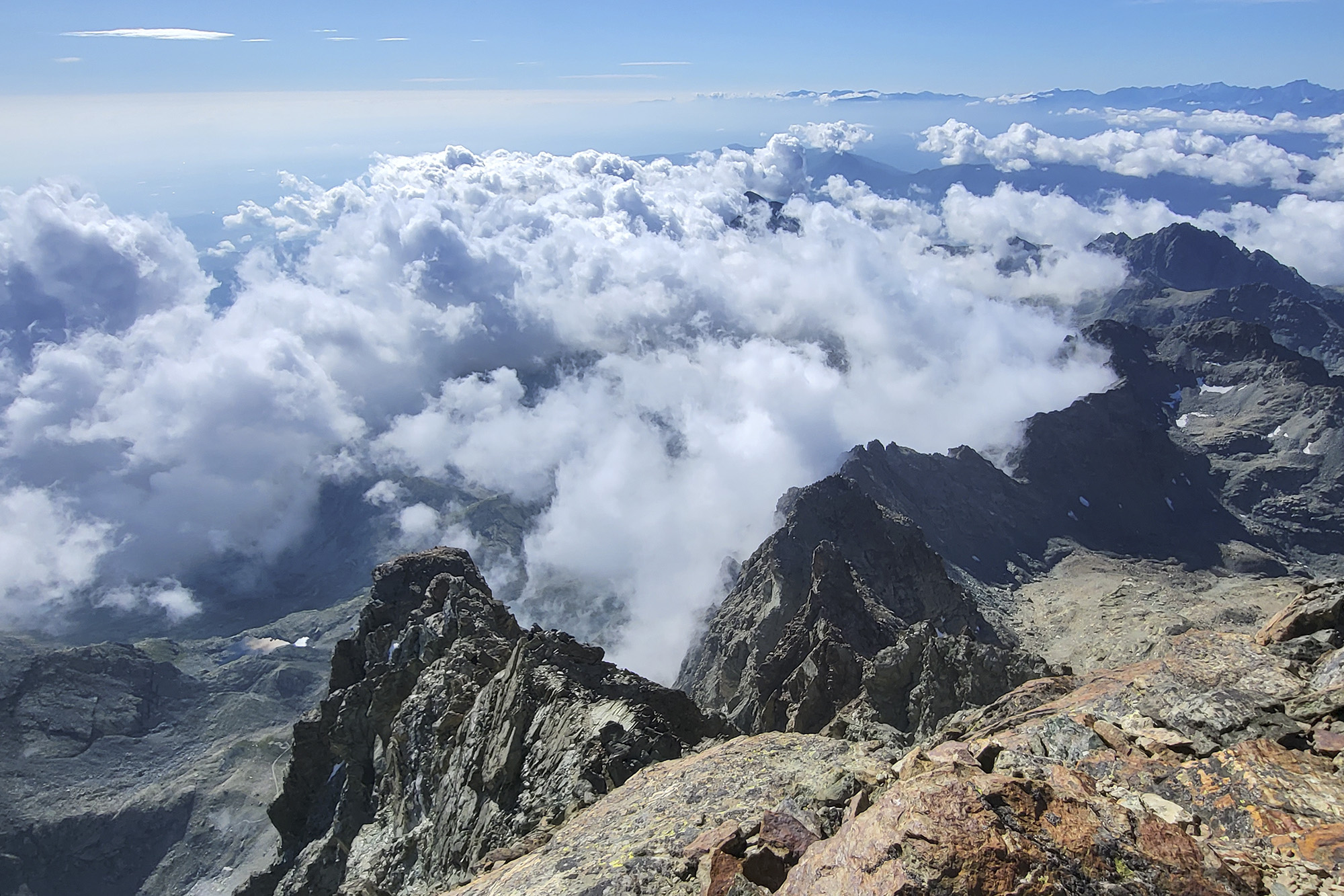 Monviso Cresta Est, il percorso più diretto ed estetico per salire il Re di Pietra — foto 2