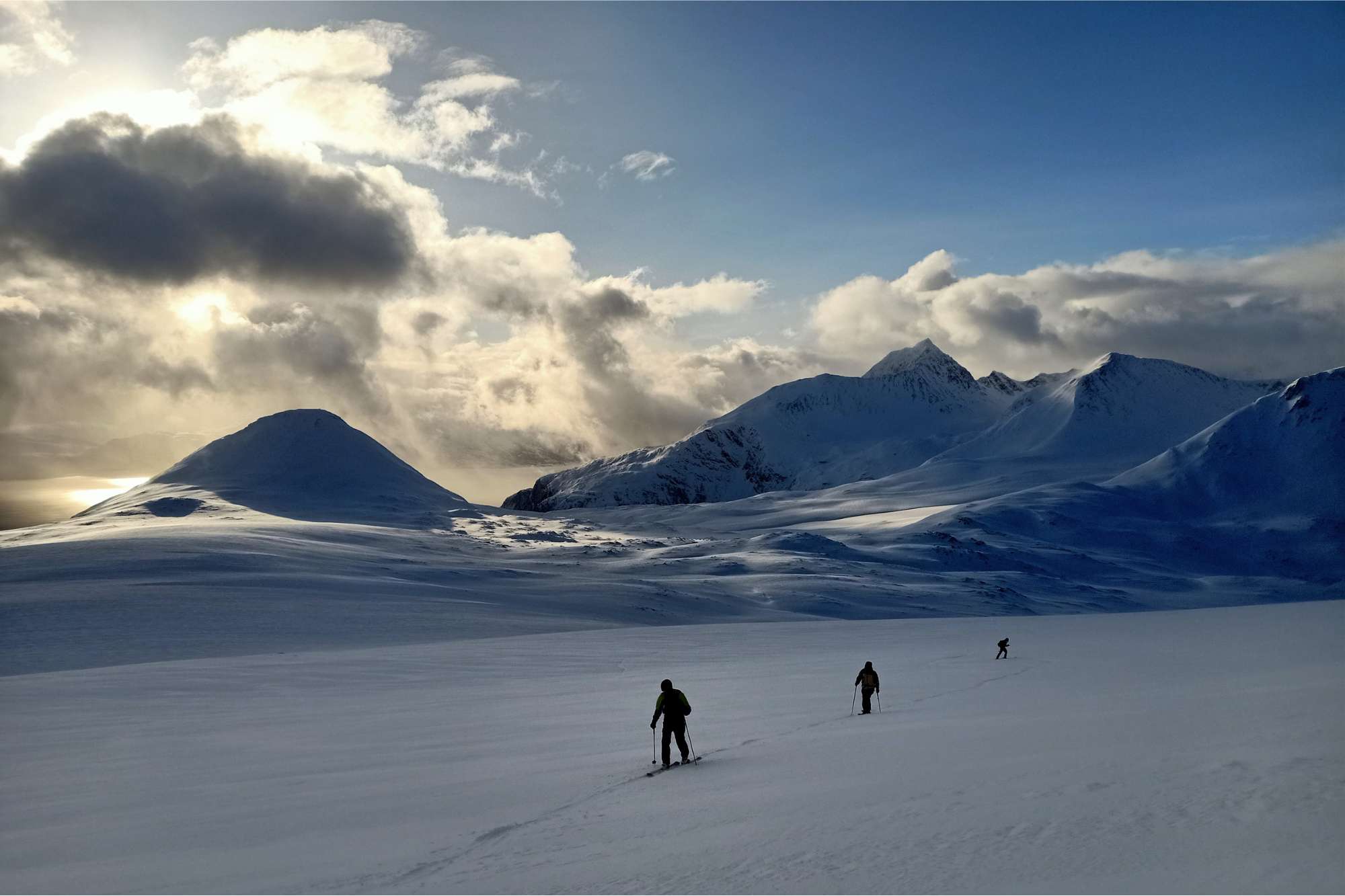 Scialpinismo a Senja, l'isola magica a nord del Circolo Polare Artico — foto 1